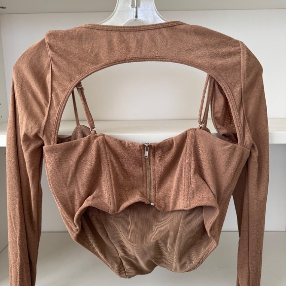 WHITE FOX Next To Me Long Sleeve Crop Mocha - Picture 5 of 7